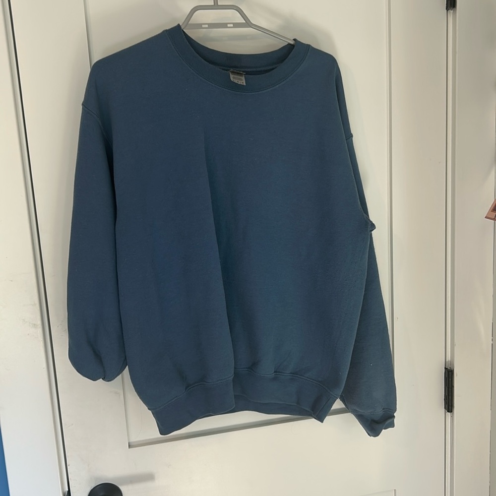 Gildan blue crewneck